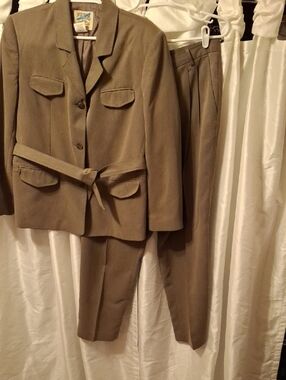 TravelSmith Taupe Belted Two-Piece Pantsuit